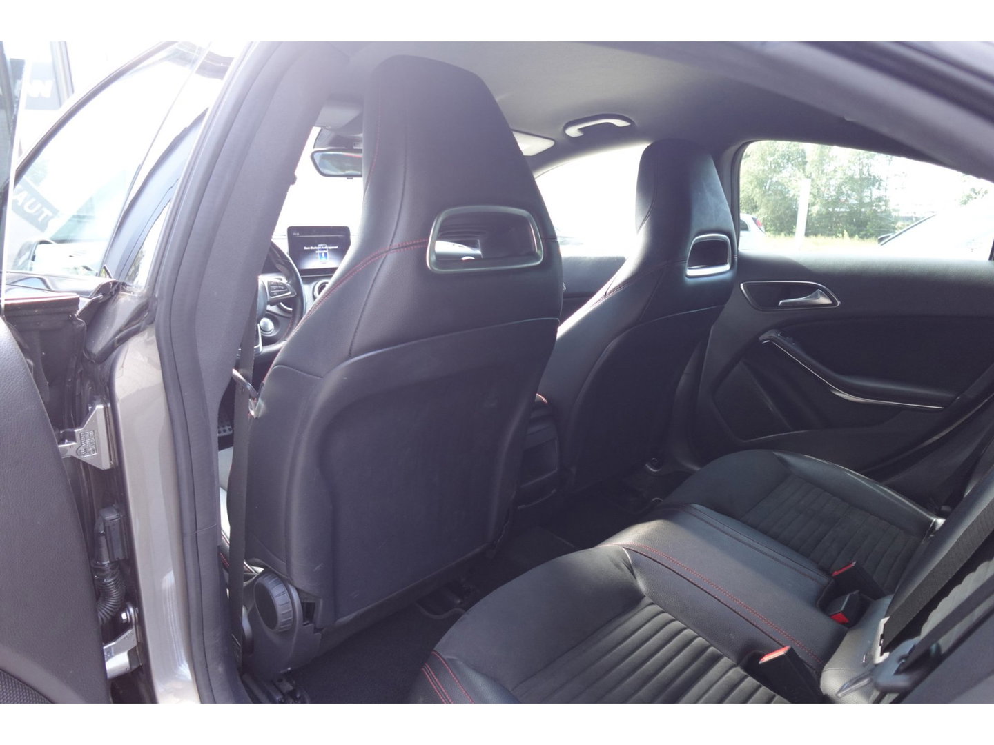 Mercedes-Benz CLA-Klasse 180 Business Solution AMG STOELVERW CAM CRUISE'