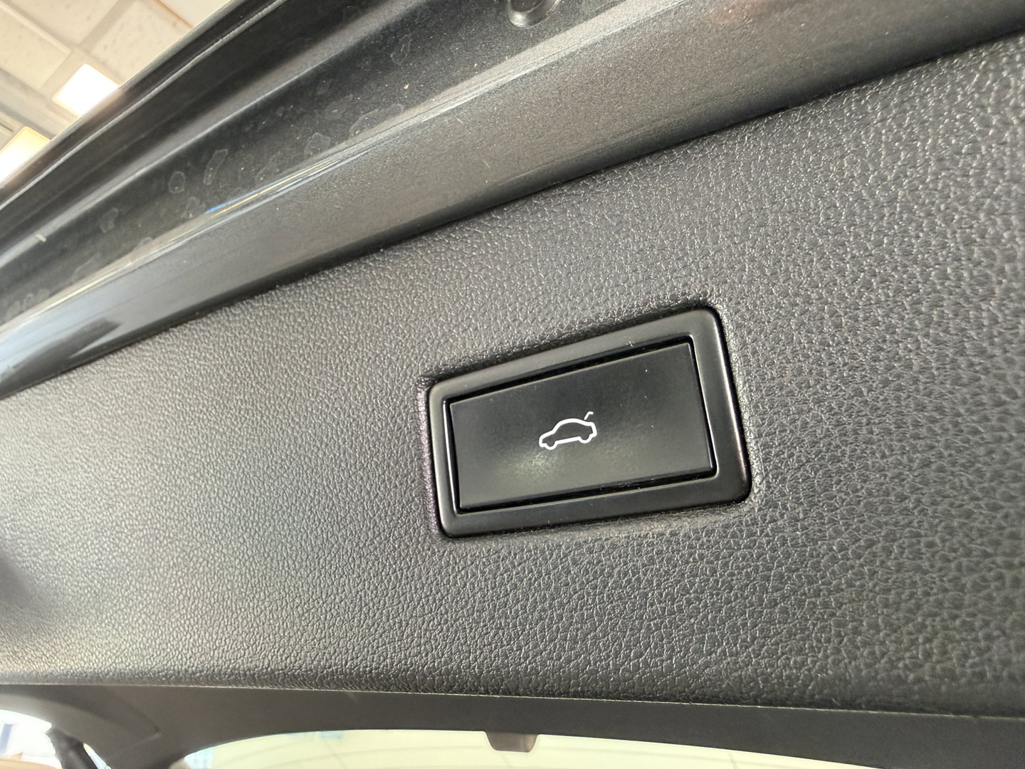 Volkswagen Tiguan 1.4 TSI ACT Highline Trekhaak Stoelverwarming Navigatie 24 Maanden garantie* (Vraag naar de voorwaarden)
