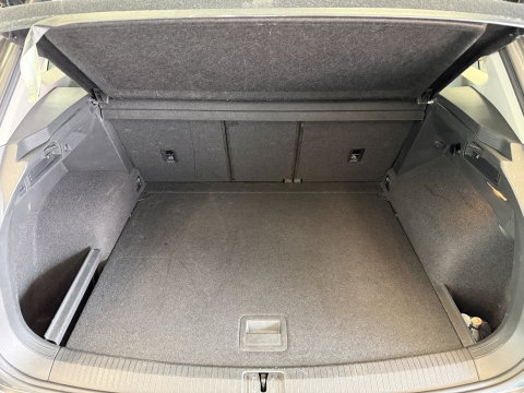 Volkswagen Tiguan 1.4 TSI ACT Highline Trekhaak Stoelverwarming Navigatie 24 Maanden garantie* (Vraag naar de voorwaarden)