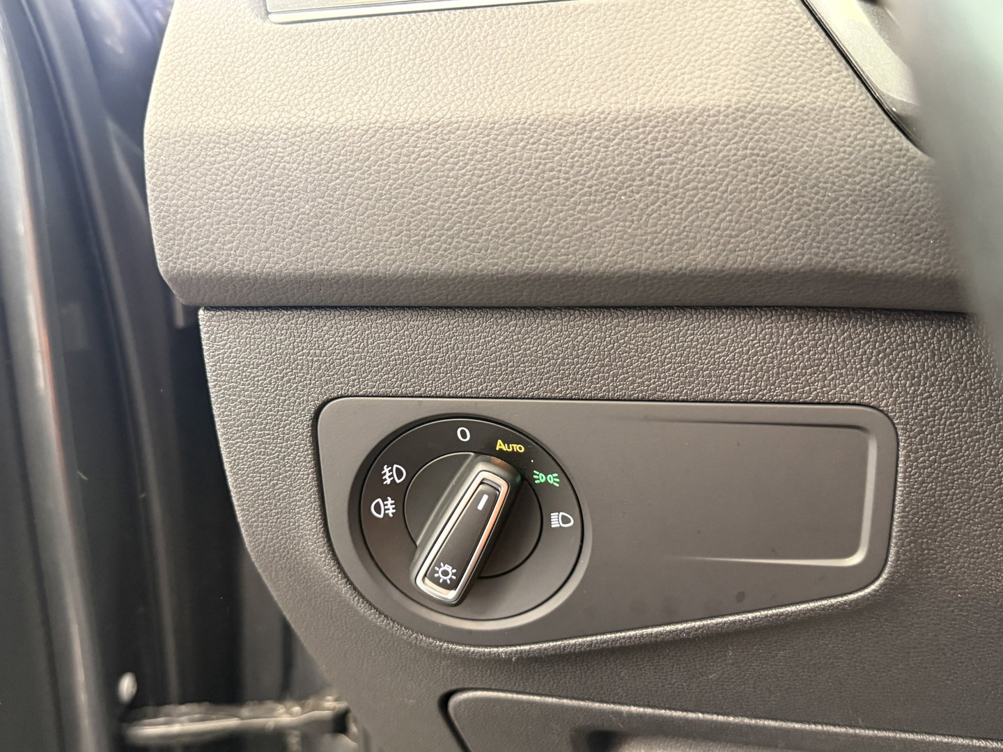 Volkswagen Tiguan 1.4 TSI ACT Highline Trekhaak Stoelverwarming Navigatie 24 Maanden garantie* (Vraag naar de voorwaarden)