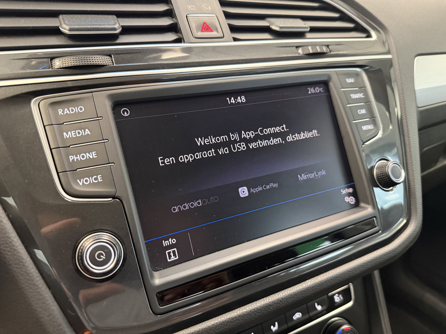 Volkswagen Tiguan 1.4 TSI ACT Highline Trekhaak Stoelverwarming Navigatie 24 Maanden garantie* (Vraag naar de voorwaarden)