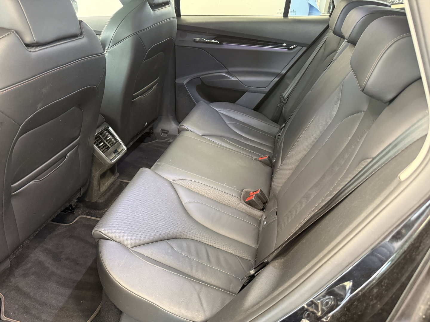 Škoda Enyaq iV 80 SOH 91% Panoramadak Trekhaak Wegklapbaar Warmtepomp 24 Maanden garantie* (Vraag naar de voorwaarden)