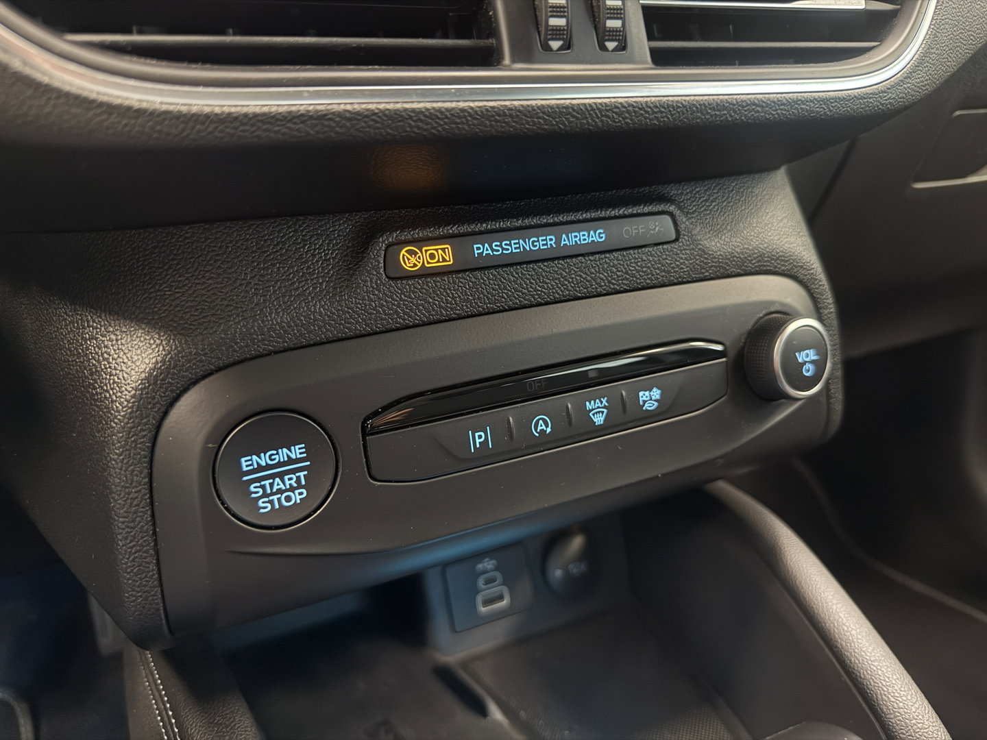 Ford Focus Wagon 1.0 EcoBoost Hybrid Active X ACC PDC Camera NAP 24 Maanden garantie* (Vraag naar de voorwaarden)