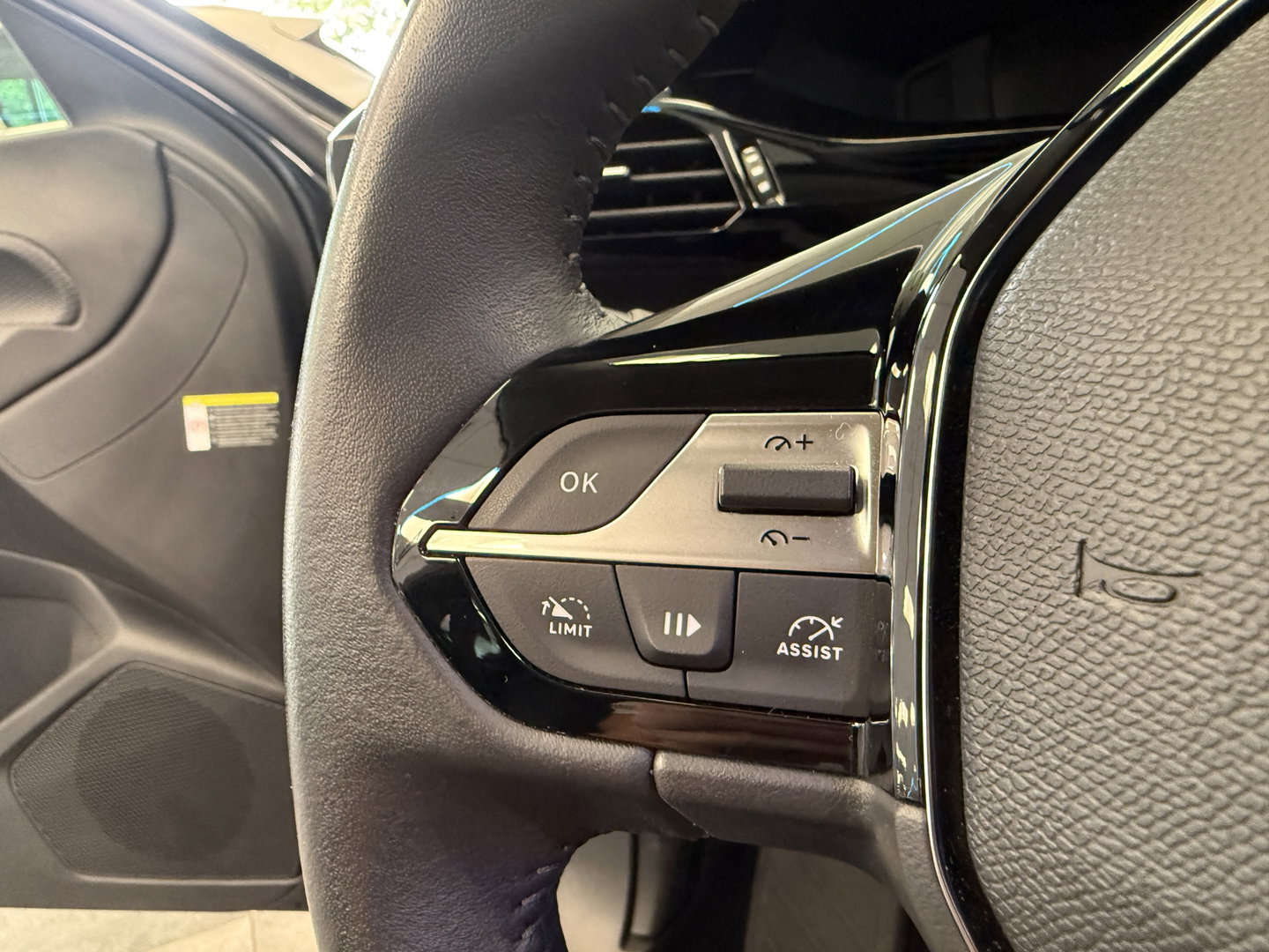 Peugeot 308 SW 1.6 Plug-in Hybrid 180 Active Pack Business Carplay/Android Auto PDC 24 Maanden garantie* (Vraag naar de voorwaarden)