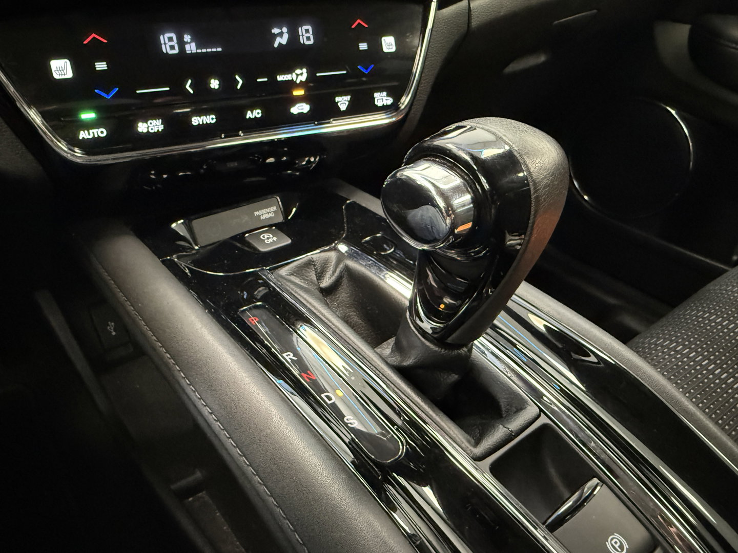 Honda HR-V 1.5 i-VTEC Executive Panoramadak Full-led Navigatie