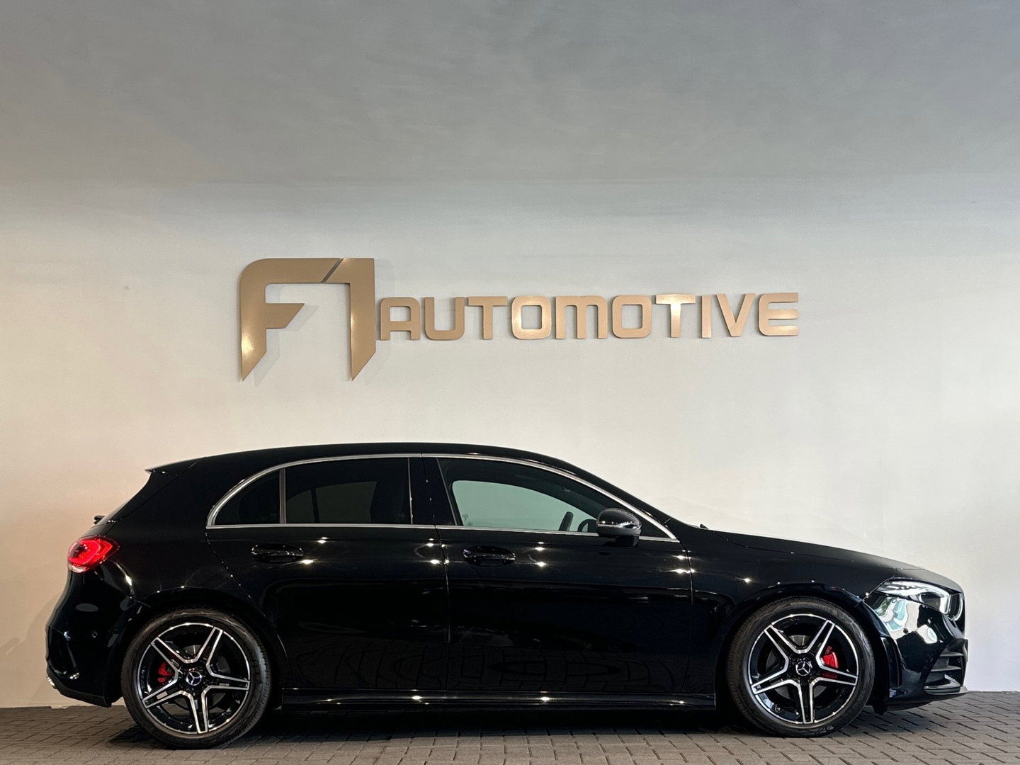 Mercedes-Benz A-Klasse 200 AMG Camera|CarPlay|Stoelverwarming