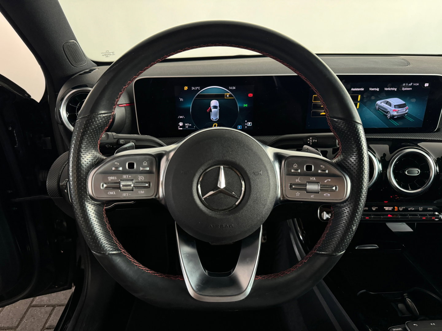 Mercedes-Benz A-Klasse 200 AMG Camera|CarPlay|Stoelverwarming