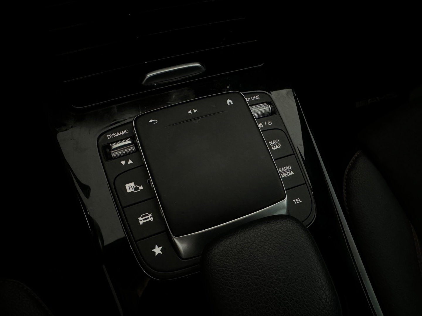 Mercedes-Benz A-Klasse 200 AMG Camera|CarPlay|Stoelverwarming