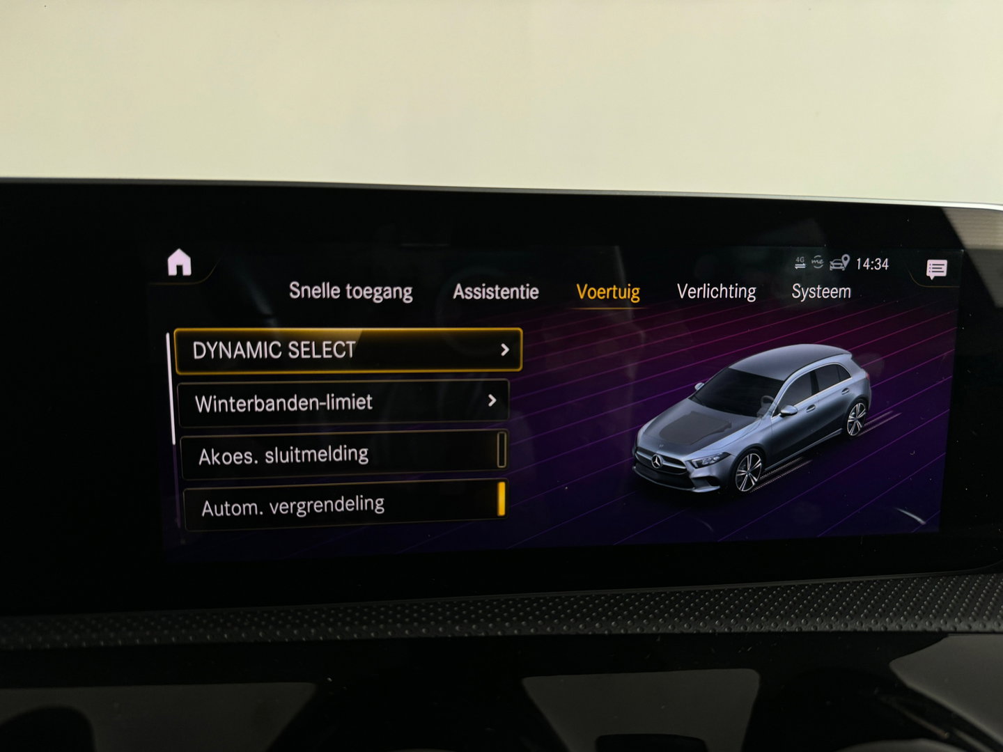 Mercedes-Benz A-Klasse 200 AMG Camera|CarPlay|Stoelverwarming