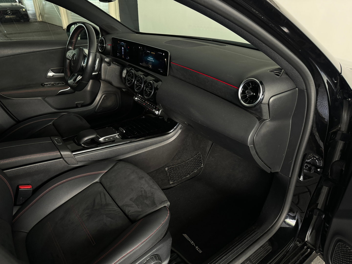 Mercedes-Benz A-Klasse 200 AMG Camera|CarPlay|Stoelverwarming