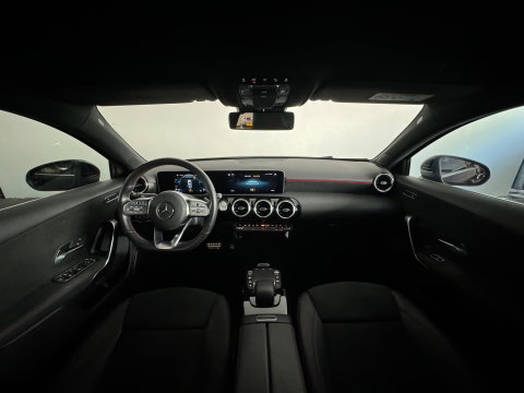 Mercedes-Benz A-Klasse 200 AMG Camera|CarPlay|Stoelverwarming