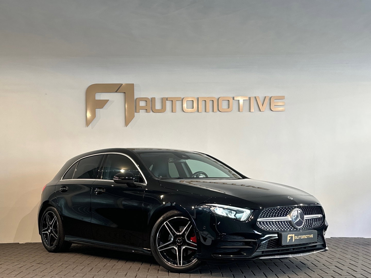 Mercedes-Benz A-Klasse 200 AMG Camera|CarPlay|Stoelverwarming
