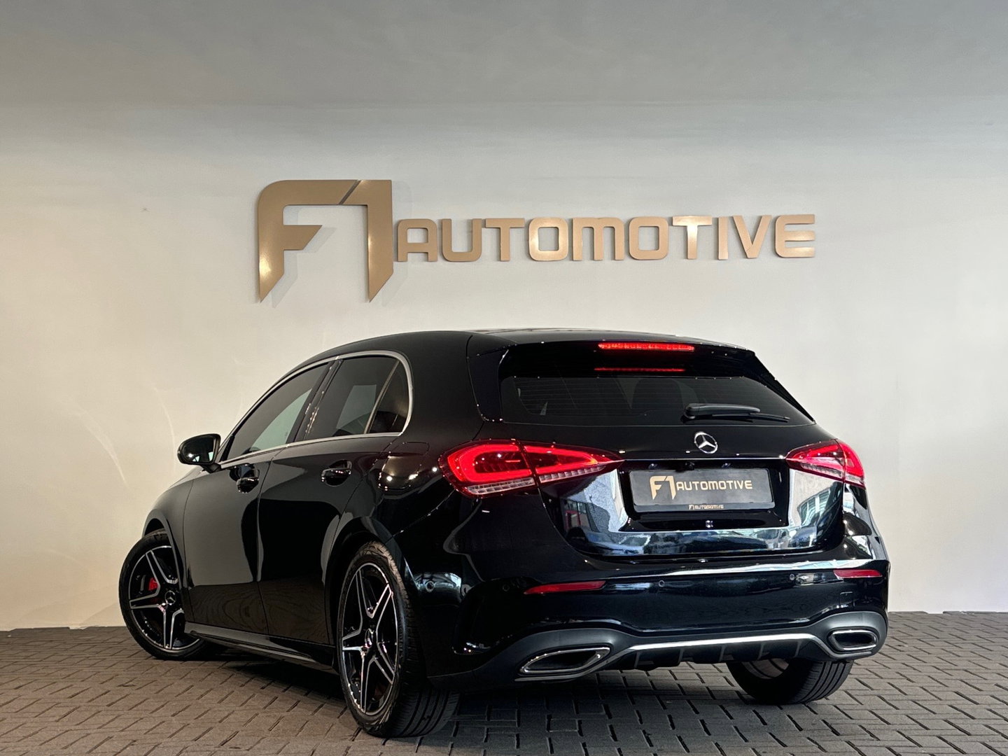 Mercedes-Benz A-Klasse 200 AMG Camera|CarPlay|Stoelverwarming
