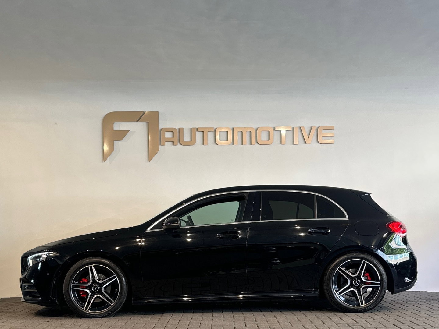 Mercedes-Benz A-Klasse 200 AMG Camera|CarPlay|Stoelverwarming