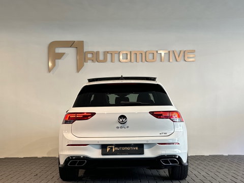 Volkswagen Golf 1.5 eTSI R Line Pano|Sfeer|Dodehoek|Camera