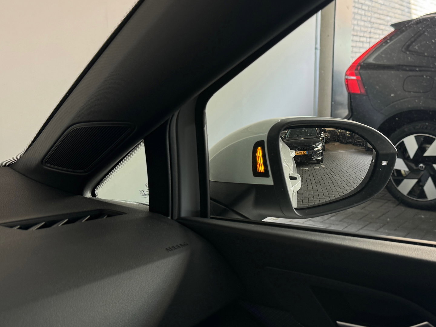 Volkswagen Golf 1.5 eTSI R Line Pano|Sfeer|Dodehoek|Camera