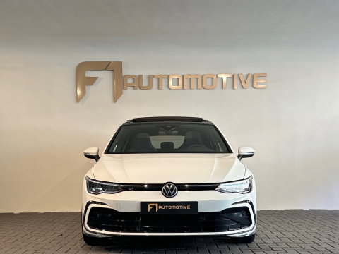 Volkswagen Golf 1.5 eTSI R Line Pano|Sfeer|Dodehoek|Camera