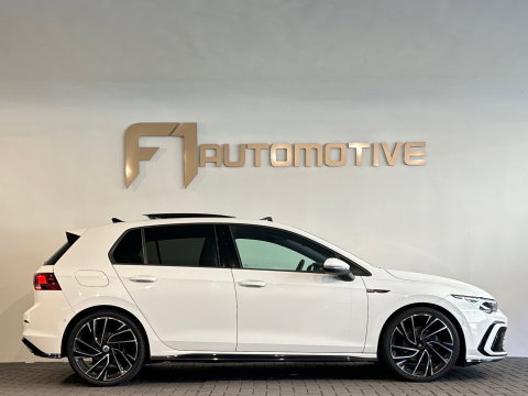 Volkswagen Golf 1.5 eTSI R Line Pano|Sfeer|Dodehoek|Camera
