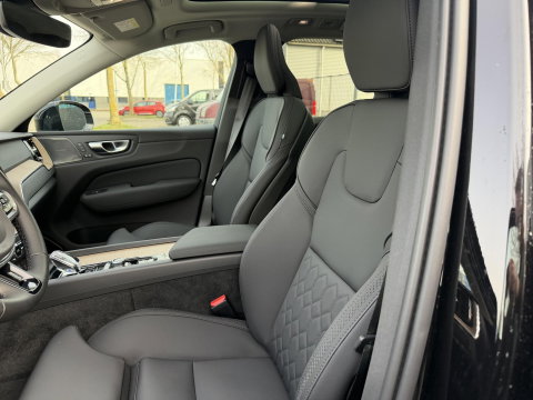 Volvo XC60 2.0 T6 Plug-in hybrid AWD Ultra Bright Facelift model l Luchtvering l Trekhaak l 360