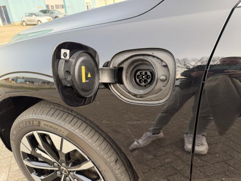 Volvo XC60 2.0 T6 Plug-in hybrid AWD Ultra Bright Facelift model l Luchtvering l Trekhaak l 360