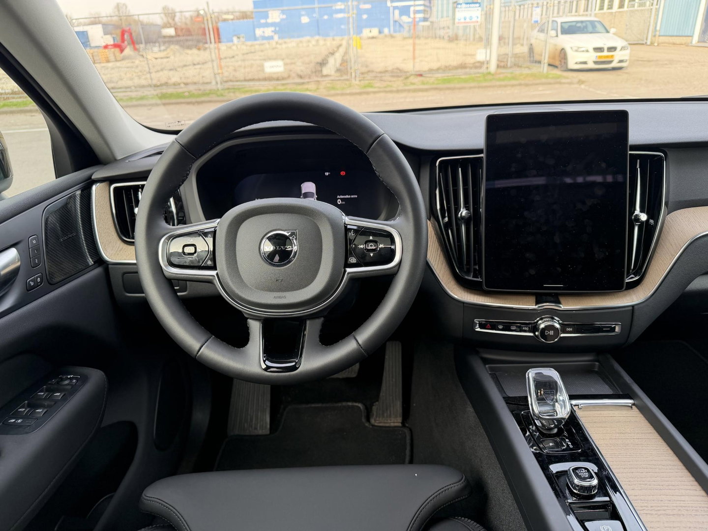 Volvo XC60 2.0 T6 Plug-in hybrid AWD Ultra Bright Facelift model l Luchtvering l Trekhaak l 360