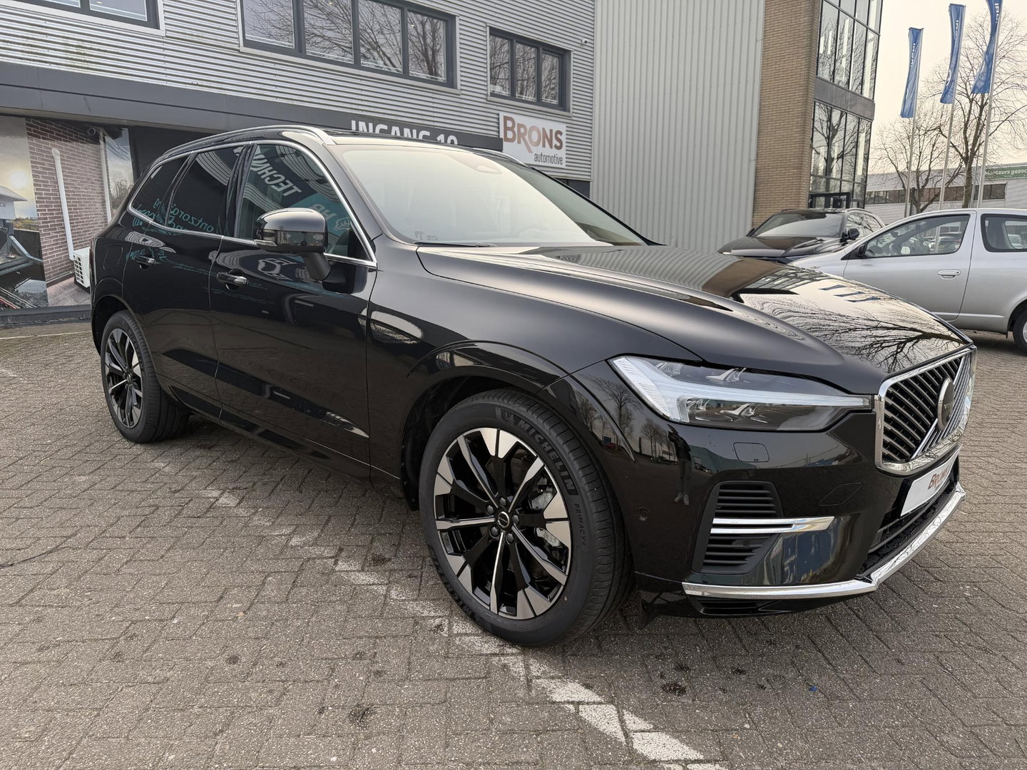 Volvo XC60 2.0 T6 Plug-in hybrid AWD Ultra Bright Facelift model l Luchtvering l Trekhaak l 360