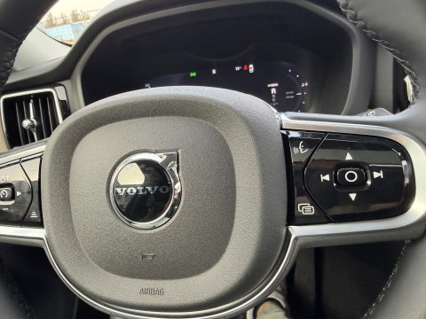 Volvo XC60 2.0 T6 Plug-in hybrid AWD Ultra Bright Facelift model l Luchtvering l Trekhaak l 360