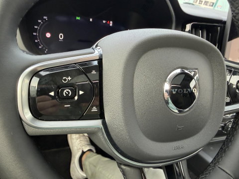 Volvo XC60 2.0 T6 Plug-in hybrid AWD Ultra Bright Facelift model l Luchtvering l Trekhaak l 360