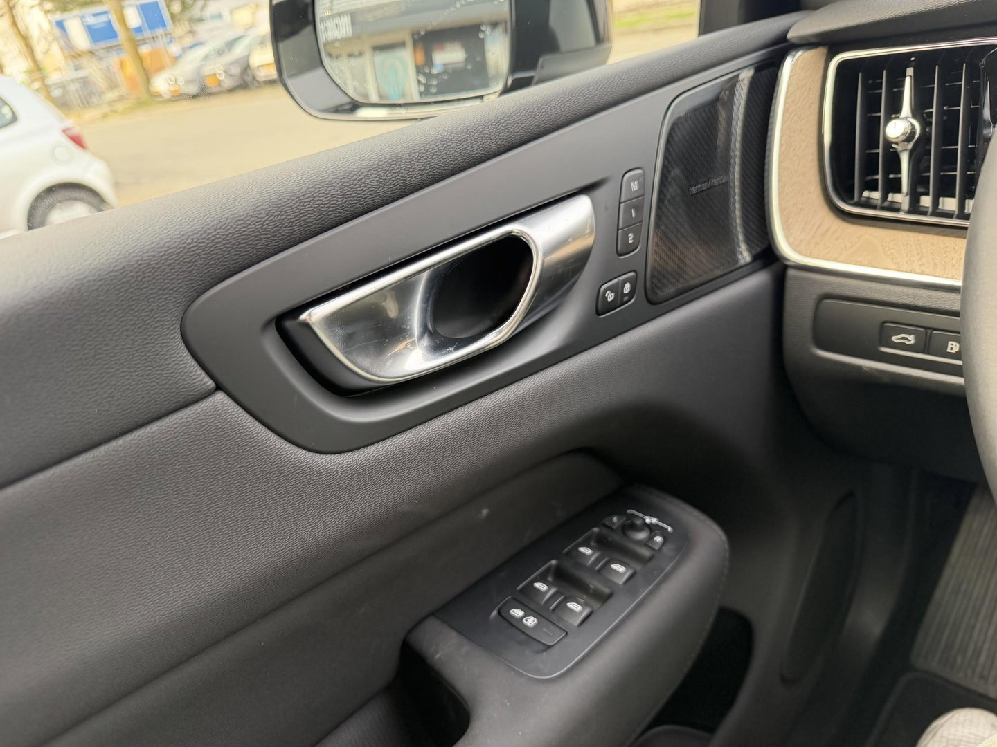 Volvo XC60 2.0 T6 Plug-in hybrid AWD Ultra Bright Facelift model l Luchtvering l Trekhaak l 360