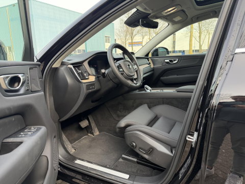 Volvo XC60 2.0 T6 Plug-in hybrid AWD Ultra Bright Facelift model l Luchtvering l Trekhaak l 360