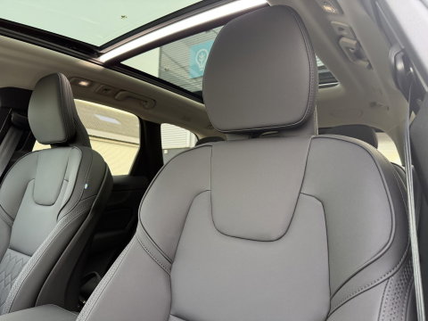 Volvo XC60 2.0 T6 Plug-in hybrid AWD Ultra Bright Facelift model l Luchtvering l Trekhaak l 360