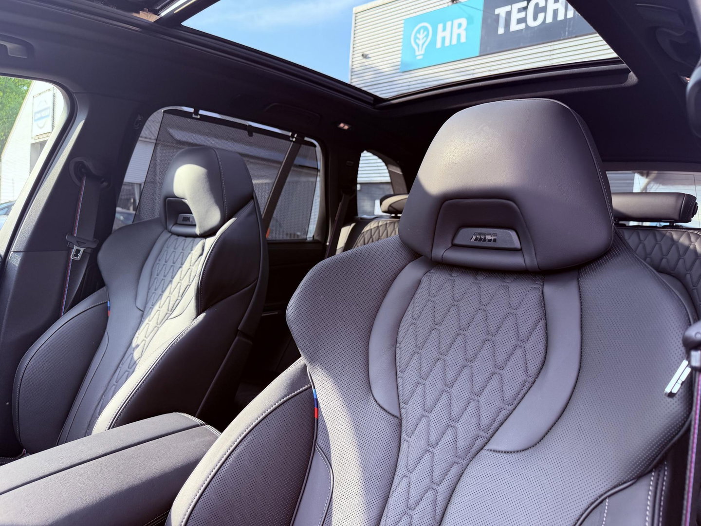 BMW X5 xDrive50e M-sport l Pano l HUD l 22INCH l Trekhaak