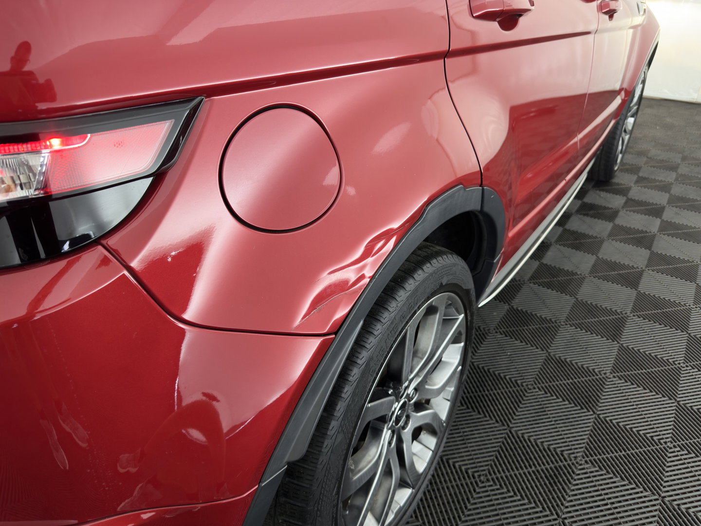 Land Rover Range Rover Evoque 2.2 TD4 4WD Prestige Aut. *PANO | LEATHER | XENON | MEMORY-PACK | NAVI-FULLMAP | MERIDIAN-AUDIO | CAMERA | HEATED-SPORTSEATS | PRIVACY-GLASS | ECC | PDC | CRUISE | 20''ALU*
