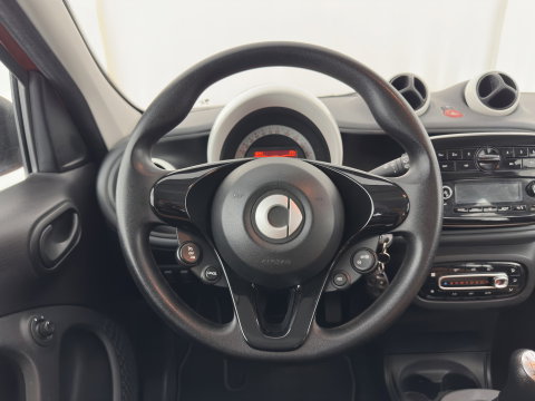 Smart Forfour 1.0 Essential Edition *AIRCO | CRUISE | COMFORT-SEATS*