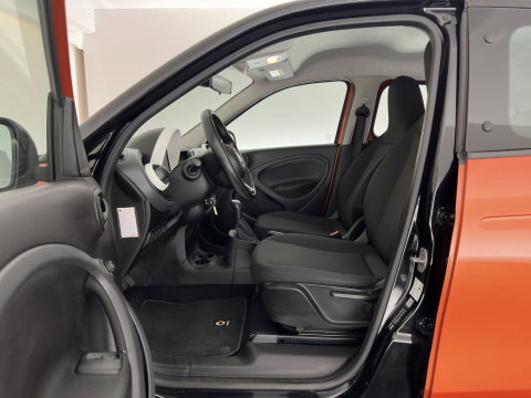 Smart Forfour 1.0 Essential Edition *AIRCO | CRUISE | COMFORT-SEATS*