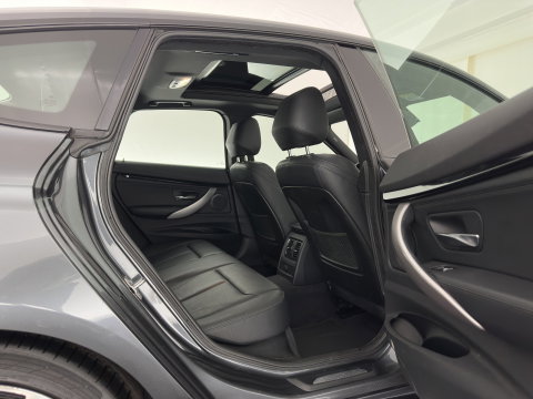 BMW 3-serie Gran Turismo 320i Corporate Lease High Executive M-Sportpack Aut. *PANO | LEATHER | FULL-LED | NAVI-FULLMAP | HEATED-SPORTSEATS | HIFI-SOUND | SHIFTPADDLES | ECC | PDC | CRUISE | 19''ALU*