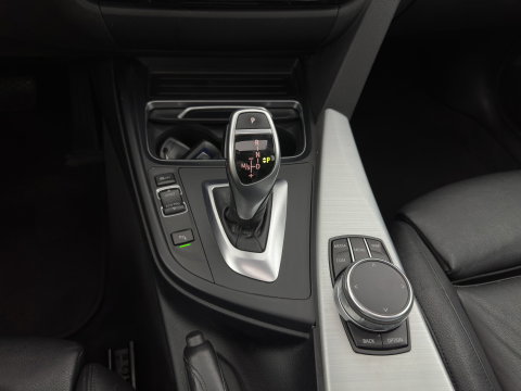 BMW 3-serie Gran Turismo 320i Corporate Lease High Executive M-Sportpack Aut. *PANO | LEATHER | FULL-LED | NAVI-FULLMAP | HEATED-SPORTSEATS | HIFI-SOUND | SHIFTPADDLES | ECC | PDC | CRUISE | 19''ALU*