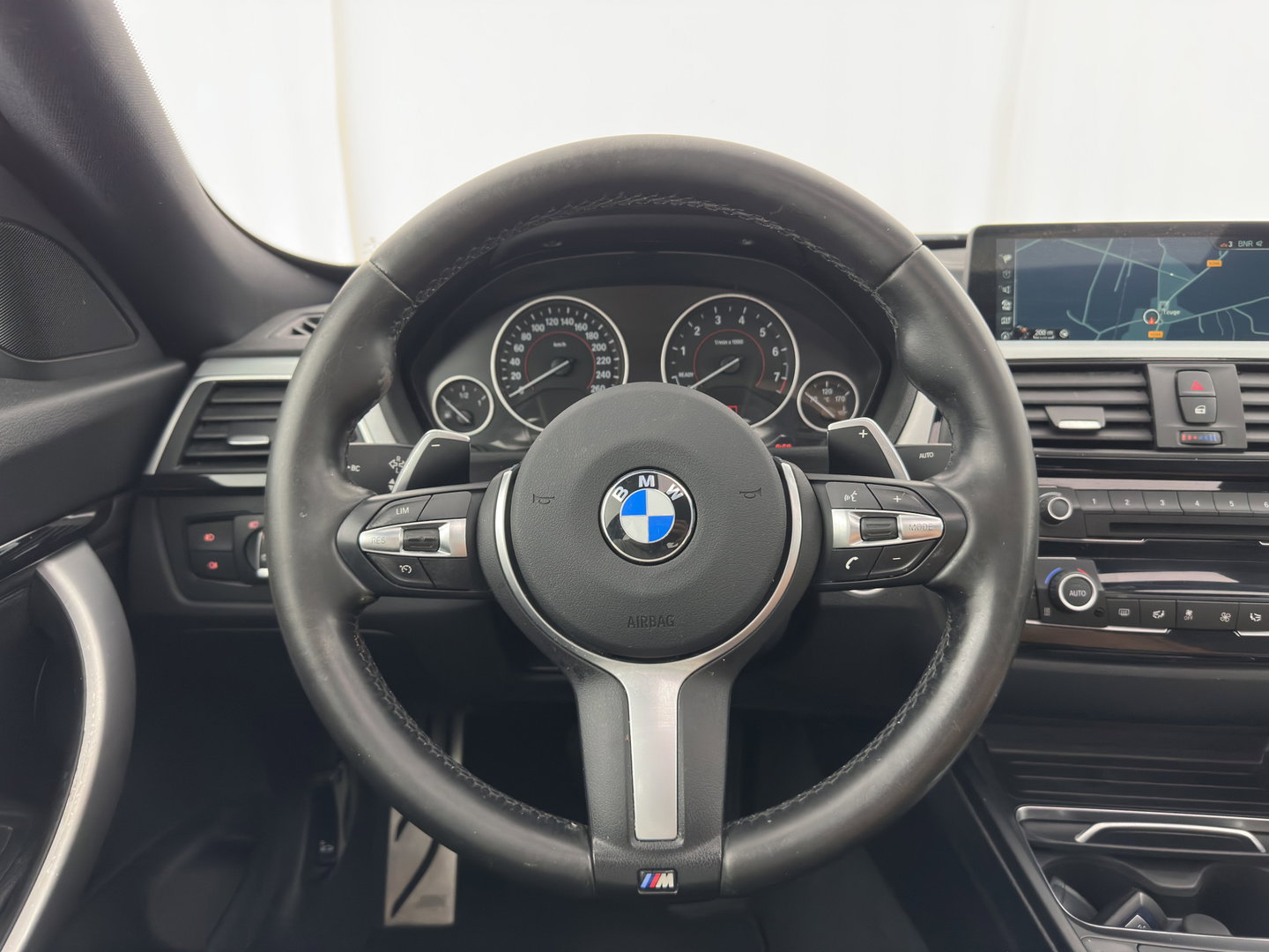 BMW 3-serie Gran Turismo 320i Corporate Lease High Executive M-Sportpack Aut. *PANO | LEATHER | FULL-LED | NAVI-FULLMAP | HEATED-SPORTSEATS | HIFI-SOUND | SHIFTPADDLES | ECC | PDC | CRUISE | 19''ALU*