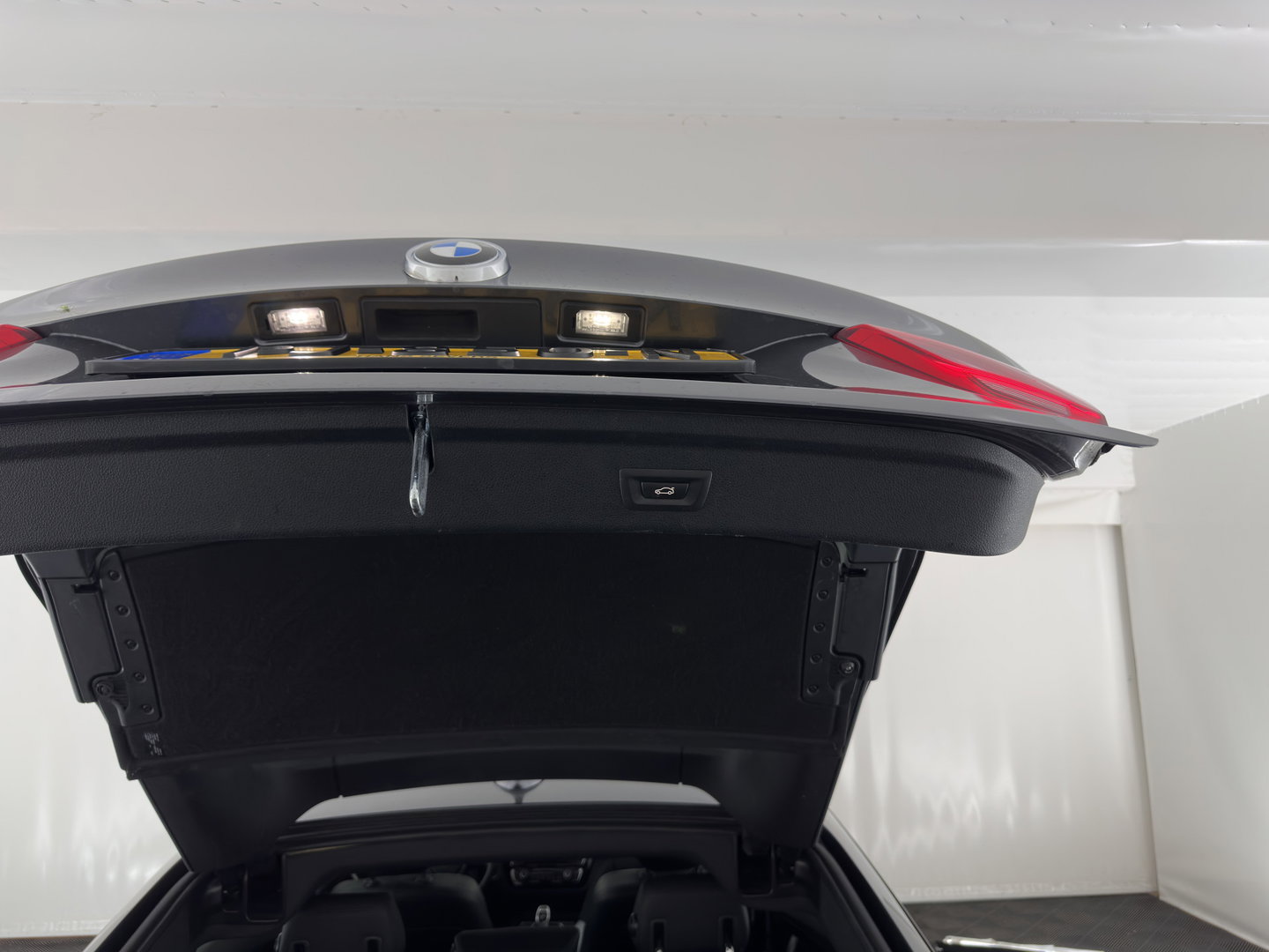 BMW 3-serie Gran Turismo 320i Corporate Lease High Executive M-Sportpack Aut. *PANO | LEATHER | FULL-LED | NAVI-FULLMAP | HEATED-SPORTSEATS | HIFI-SOUND | SHIFTPADDLES | ECC | PDC | CRUISE | 19''ALU*