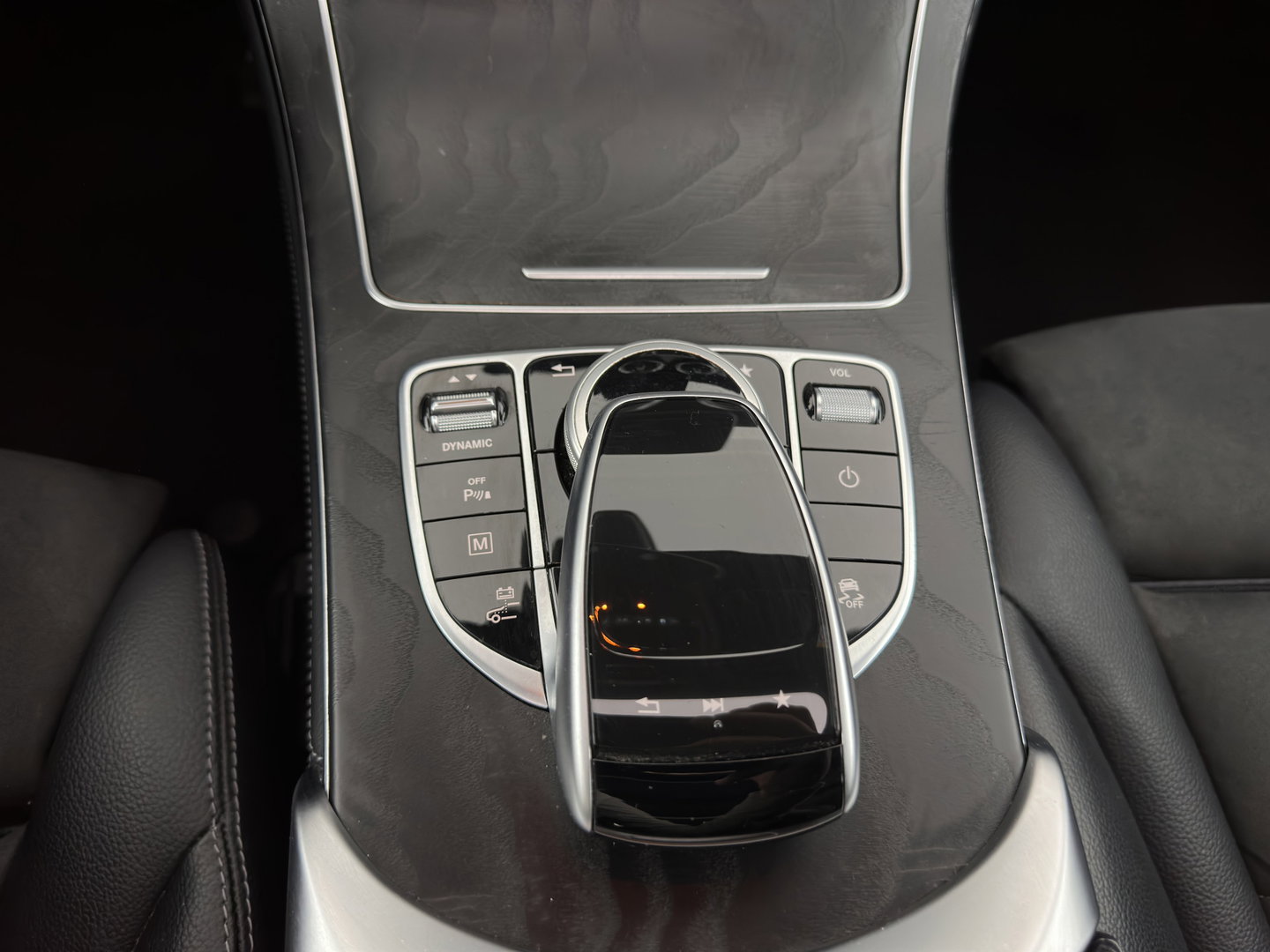 Mercedes-Benz GLC 350e 4MATIC Ambition (Plug-In) Aut. *PANO | LEATHER-MICROFIBRE | FULL-LED | NAVI-FULLMAP | CAMERA | BLINDSPOT | HEATED-SPORTSEATS | SHIFTPADDLES | ECC | PDC | CRUISE | 19''ALU*
