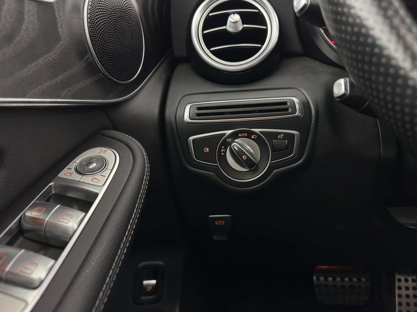Mercedes-Benz GLC 350e 4MATIC Ambition (Plug-In) Aut. *PANO | LEATHER-MICROFIBRE | FULL-LED | NAVI-FULLMAP | CAMERA | BLINDSPOT | HEATED-SPORTSEATS | SHIFTPADDLES | ECC | PDC | CRUISE | 19''ALU*