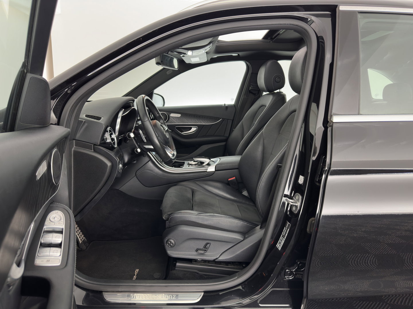 Mercedes-Benz GLC 350e 4MATIC Ambition (Plug-In) Aut. *PANO | LEATHER-MICROFIBRE | FULL-LED | NAVI-FULLMAP | CAMERA | BLINDSPOT | HEATED-SPORTSEATS | SHIFTPADDLES | ECC | PDC | CRUISE | 19''ALU*