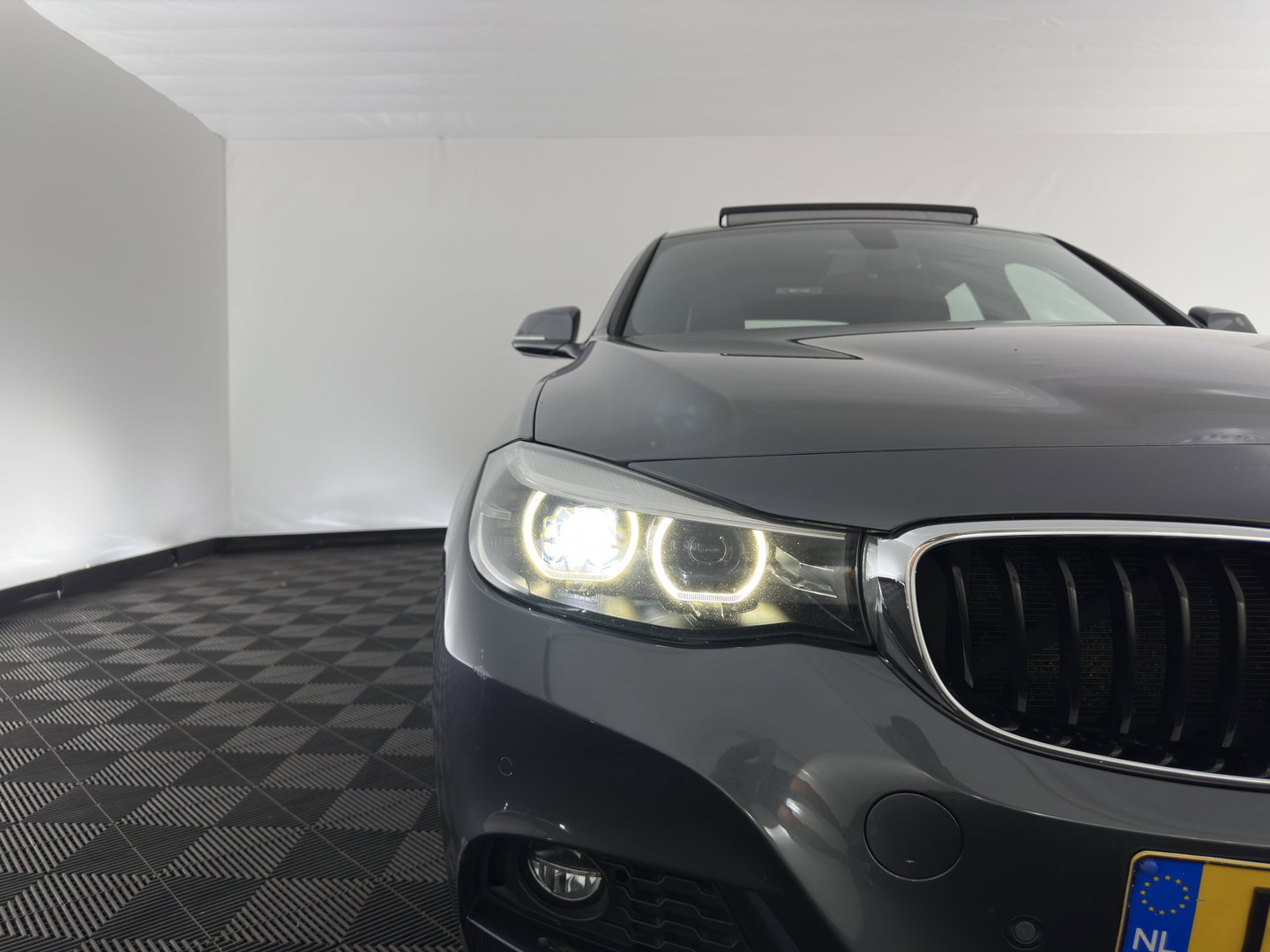 BMW 3-serie Gran Turismo 320i Corporate Lease High Executive M-Sportpack Aut. *PANO | LEATHER | FULL-LED | NAVI-FULLMAP | HEATED-SPORTSEATS | HIFI-SOUND | SHIFTPADDLES | ECC | PDC | CRUISE | 19''ALU*