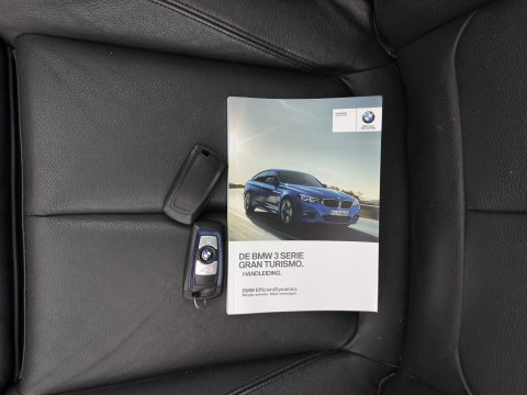 BMW 3-serie Gran Turismo 320i Corporate Lease High Executive M-Sportpack Aut. *PANO | LEATHER | FULL-LED | NAVI-FULLMAP | HEATED-SPORTSEATS | HIFI-SOUND | SHIFTPADDLES | ECC | PDC | CRUISE | 19''ALU*