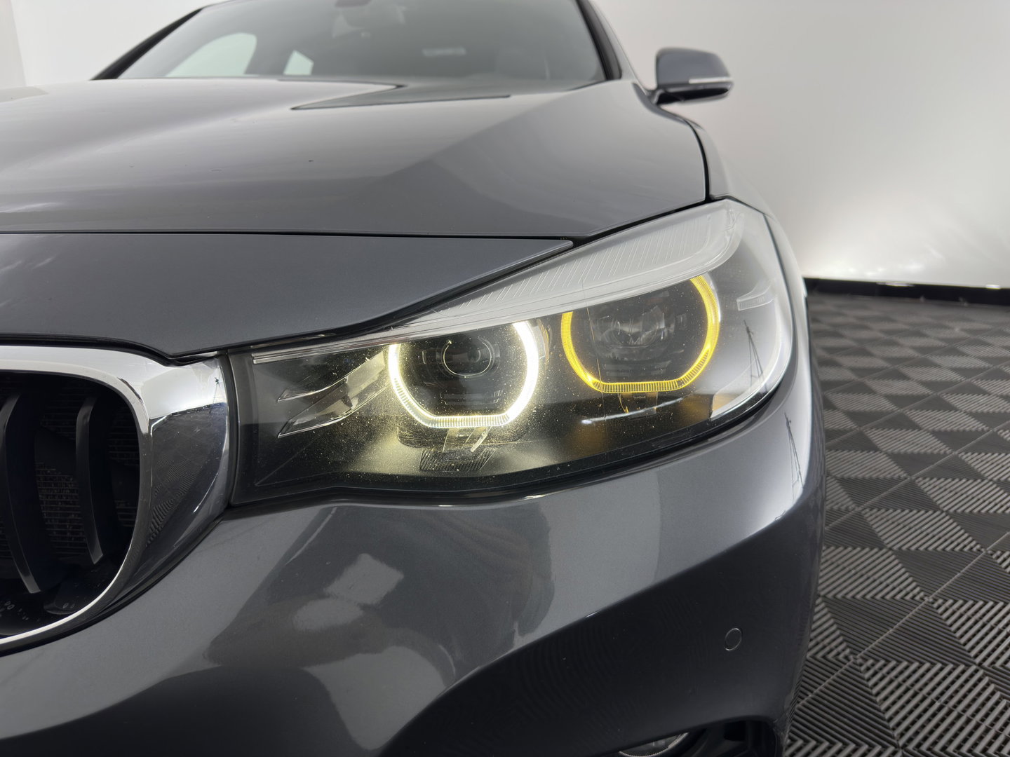 BMW 3-serie Gran Turismo 320i Corporate Lease High Executive M-Sportpack Aut. *PANO | LEATHER | FULL-LED | NAVI-FULLMAP | HEATED-SPORTSEATS | HIFI-SOUND | SHIFTPADDLES | ECC | PDC | CRUISE | 19''ALU*