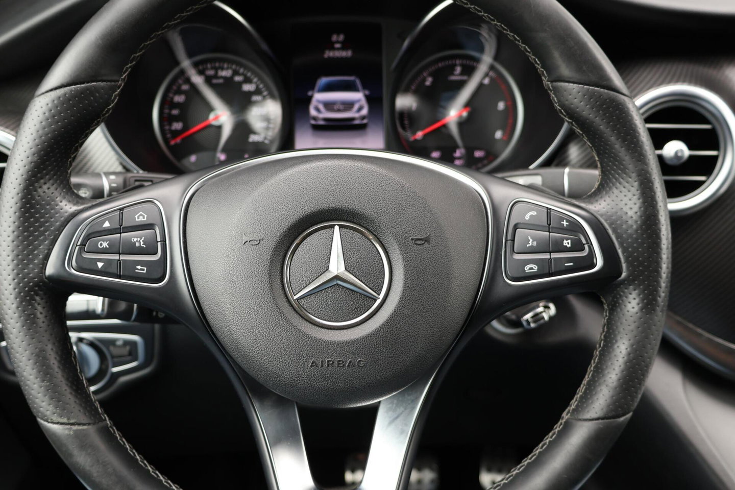 Mercedes-Benz V-Klasse 250d Lang DC Edition / AMG line / Stoelventilatie / Stoelverwarming / 2x Scuifdeur / Maestro surroundsystem / Origineel NL