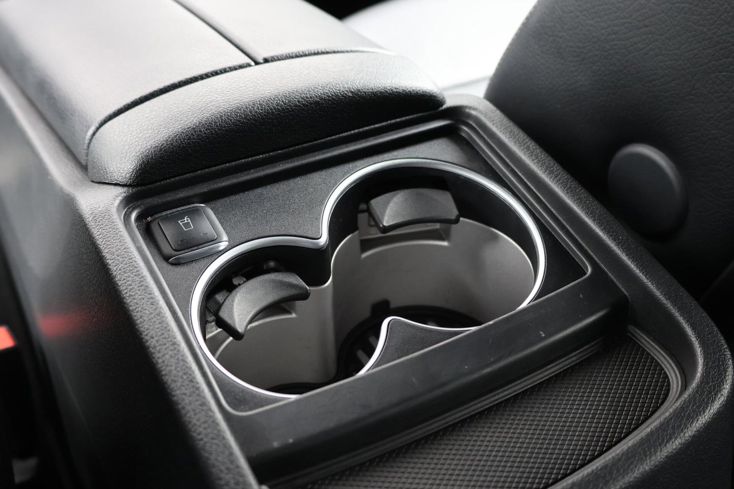 Mercedes-Benz V-Klasse 250d Lang DC Edition / AMG line / Stoelventilatie / Stoelverwarming / 2x Scuifdeur / Maestro surroundsystem / Origineel NL
