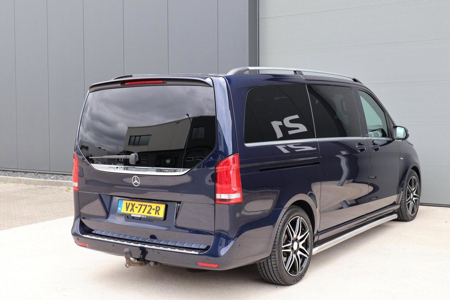 Mercedes-Benz V-Klasse 250d Lang DC Edition / AMG line / Stoelventilatie / Stoelverwarming / 2x Scuifdeur / Maestro surroundsystem / Origineel NL
