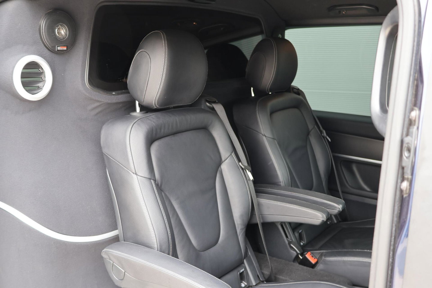 Mercedes-Benz V-Klasse 250d Lang DC Edition / AMG line / Stoelventilatie / Stoelverwarming / 2x Scuifdeur / Maestro surroundsystem / Origineel NL
