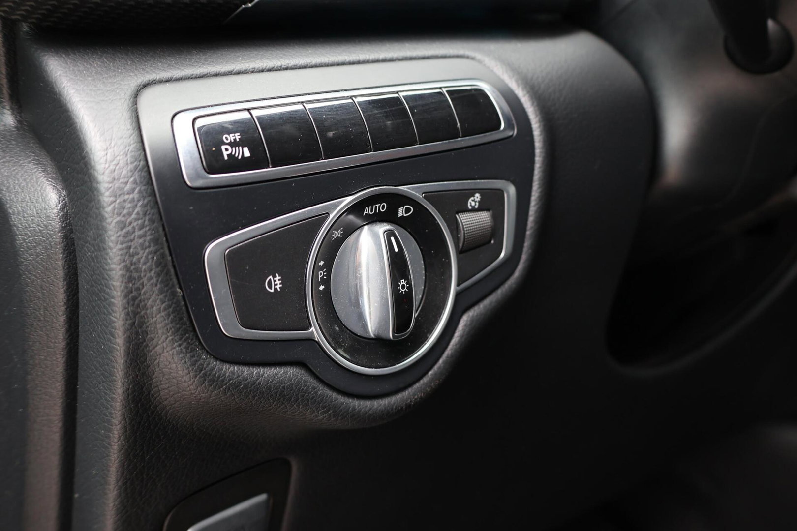 Mercedes-Benz V-Klasse 250d Lang DC Edition / AMG line / Stoelventilatie / Stoelverwarming / 2x Scuifdeur / Maestro surroundsystem / Origineel NL